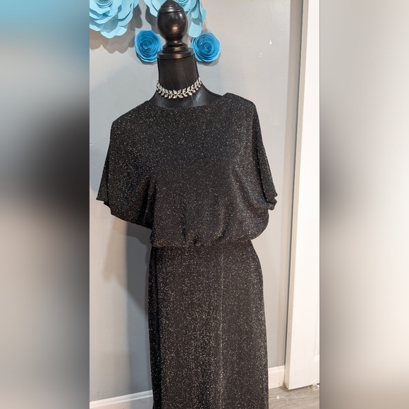 Donna Morgan Charcoal Midi Dress - Picture 2 of 5